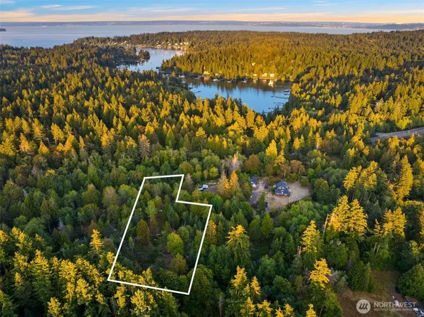 14245 Pita Lane NE, Bainbridge Island, WA 98110