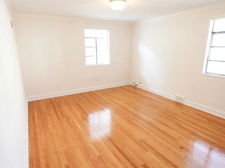 460 Highcrest Dr — Photo 23