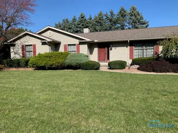 10 Melissa Dr, Fremont, OH 43420