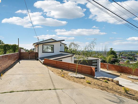 5th image of 449 Gilcrest Ave