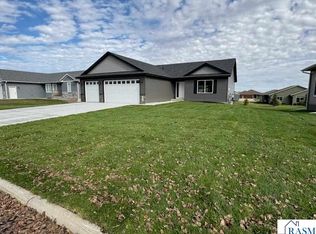 320 Falcon Run, Eagle Lake, MN 56024