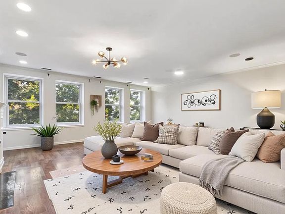 2nd image of 1426 N Orleans St APT 202