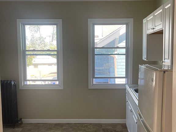 2nd image of 49 W Hazeltine Ave Floor 2