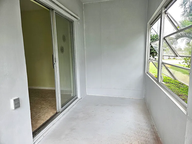 1950 Lake Osborne Dr #3 — Photo 19