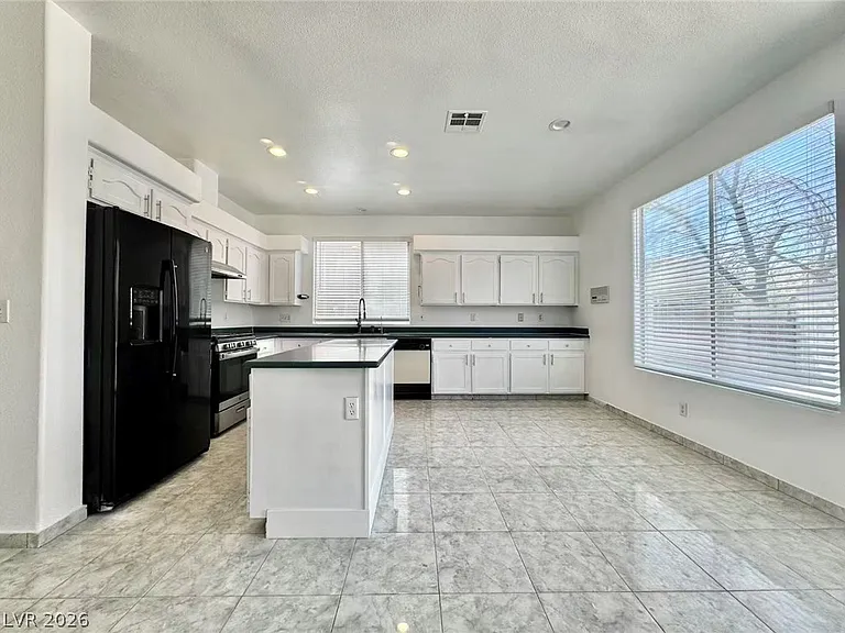 3829 Climbing Rose St — Photo 10