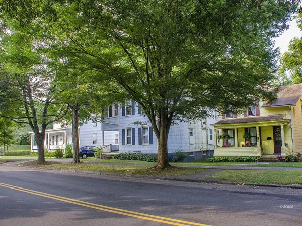 721 More Fourth St, Marietta, OH 45750