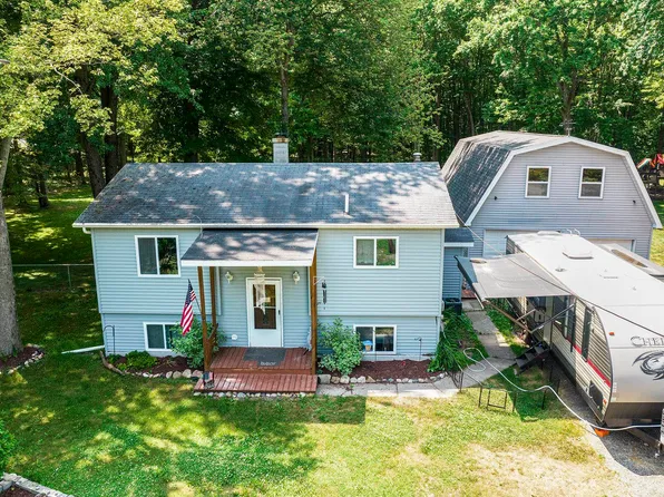 12694 N Budd Rd, Burt, MI 48417