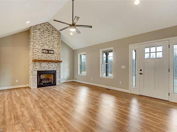 4th image of 343 Wild Fern Ln