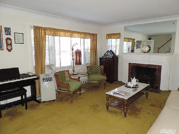 4th image of 44 Poplar St