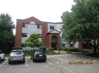 990 9th Ave NW APT 304, New Brighton, MN 55112