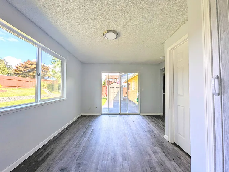 2200 S 292nd St — Photo 17