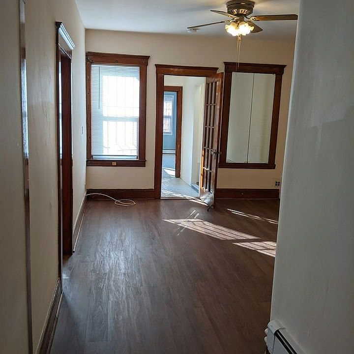 1st image of 946 Elizabeth Ave Floor 2