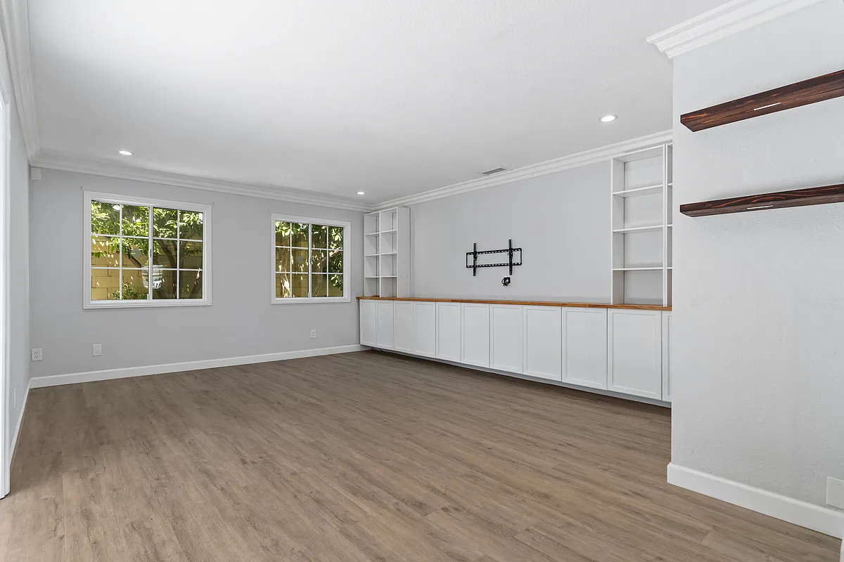 3 bed, 2109 sqft, $5,200 — Photo 4