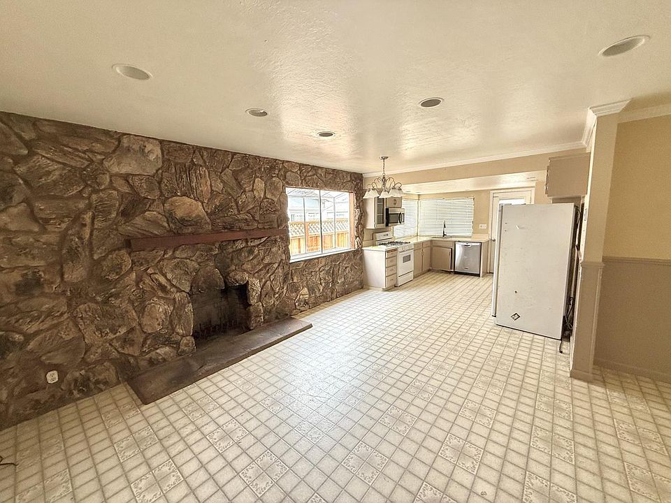 2nd image of 406 Kehoe Ave