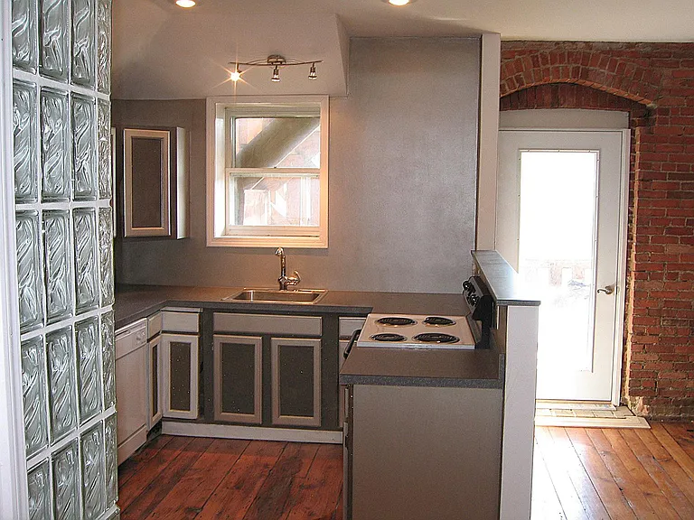 194 Front St #2R — Photo 9