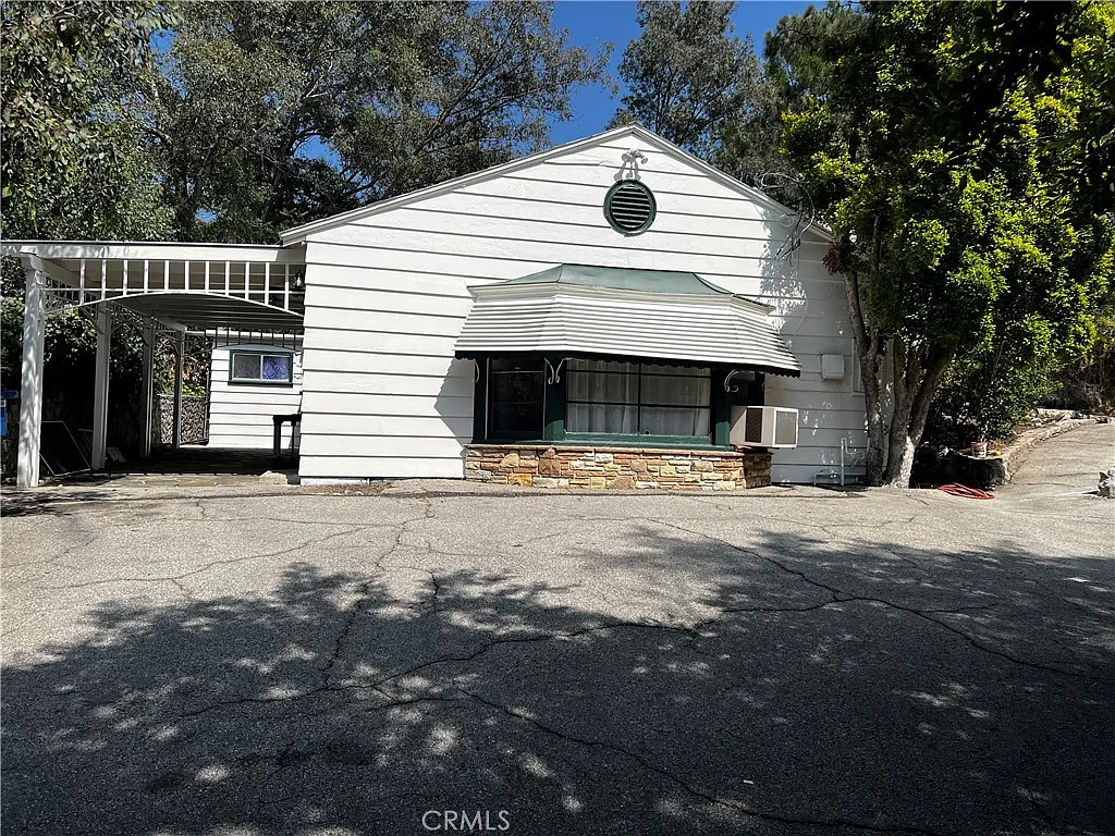 3 bed, 1442 sqft, $5,300 — Photo 2