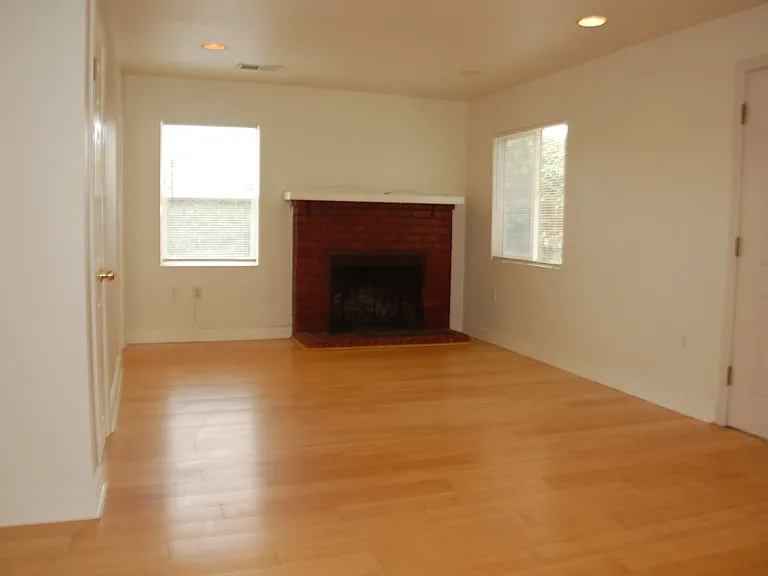 1324 Punta Gorda St — Photo 2
