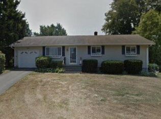 4 Philips Ave, Middletown, RI 02842