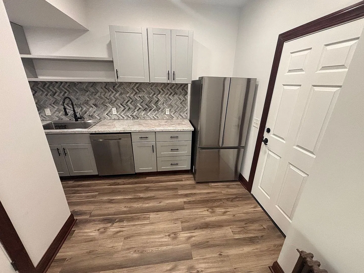 425 Crescent — Photo 4