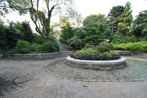 Rented by Cayenne Realty Group | media 9