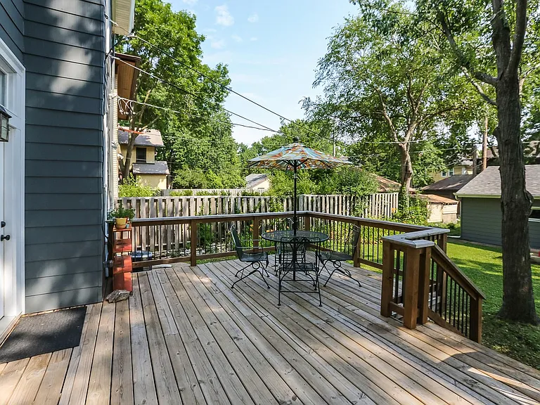 890 Goodrich Ave — Photo 26