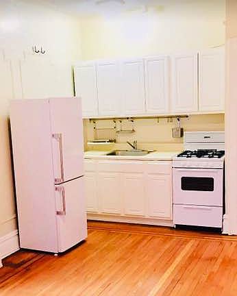 3rd image of 3033 32nd St APT 3A