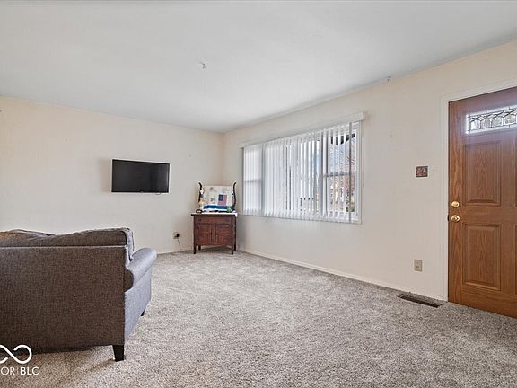 5th image of 5053 Manker St