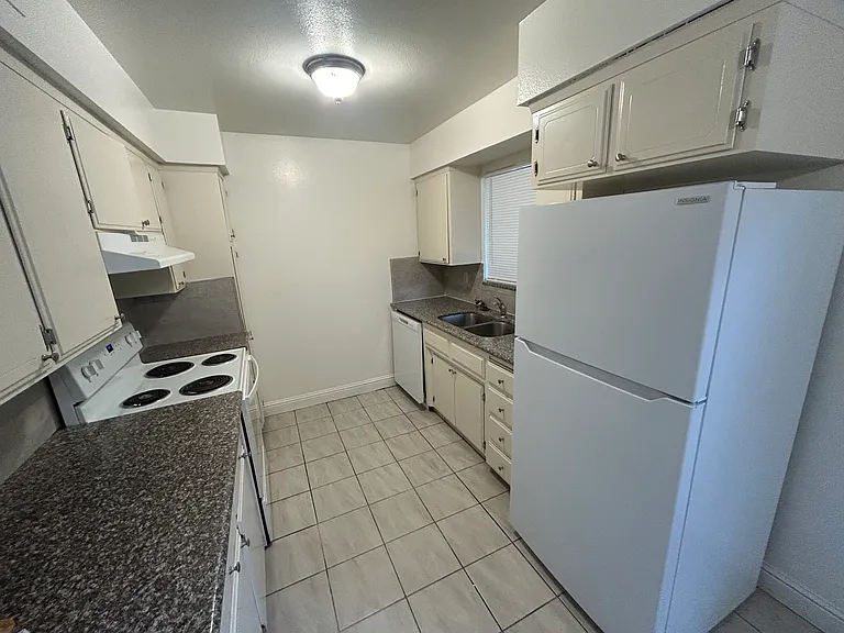 6019 N College Ave #G — Photo 3