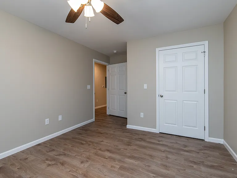 128 Alycia Dr — Photo 9