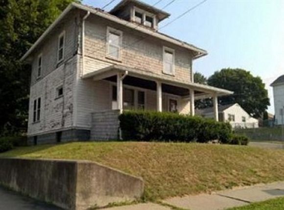 2nd image of 179 E Frederick St