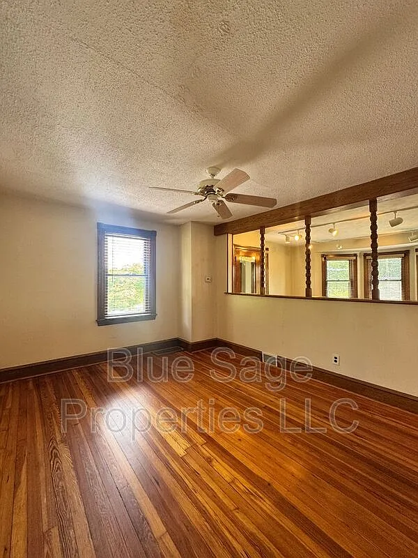 2 bed, 1.0 bath, 1000 sqft, $1,395 — Photo 4