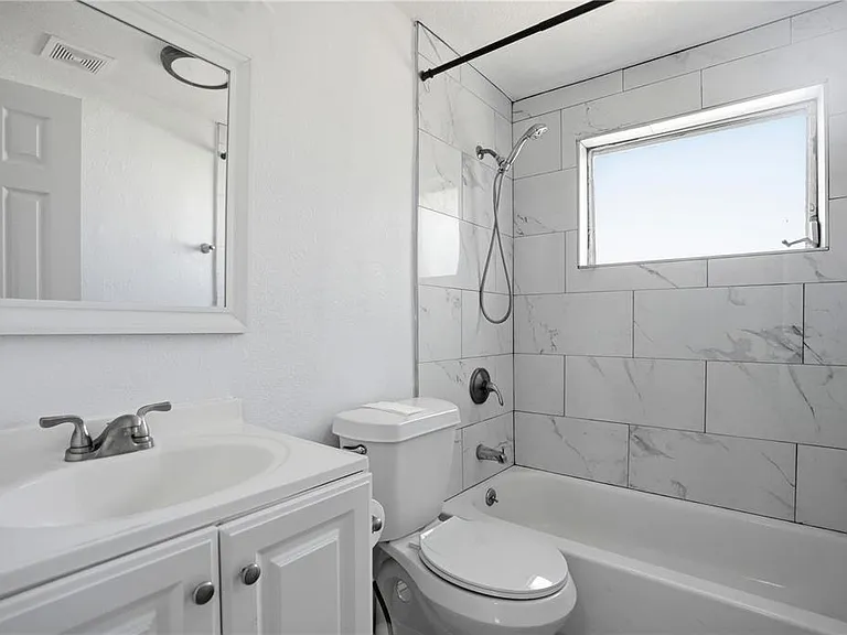 3301 Rosefield Dr — Photo 34