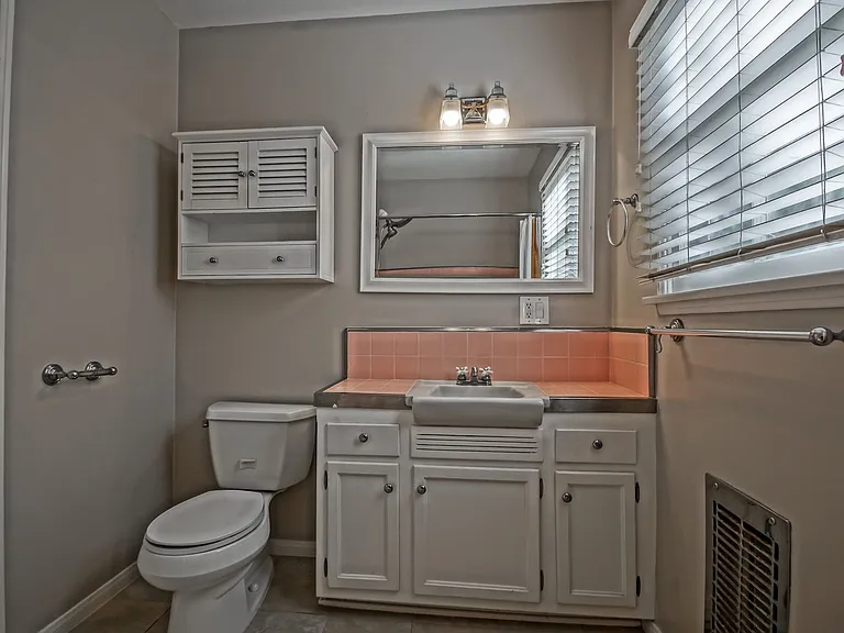 14226 Isis Ave — Photo 21