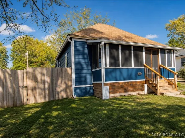 507 3rd St, Belton, MO 64012