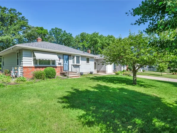 154 Walnut Dr, Amherst, OH 44001