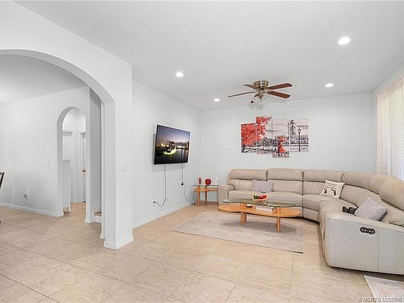 5th image of 1883 NW Waterwillow Way