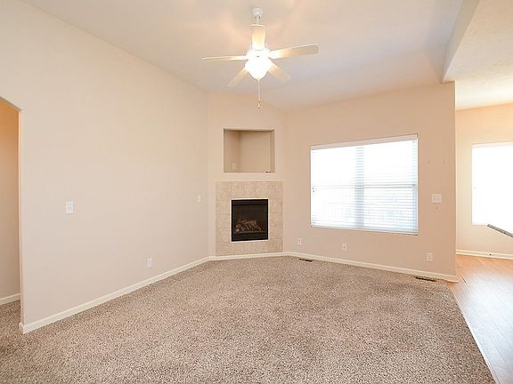 3rd image of 2206 Lola Cir