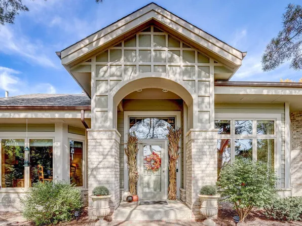 880 Rocky POINT #B, Brookfield, WI 53005