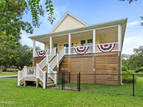 497 Church St, Oriental, NC 28571