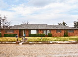731 Pine St, Dimmitt, TX 79027