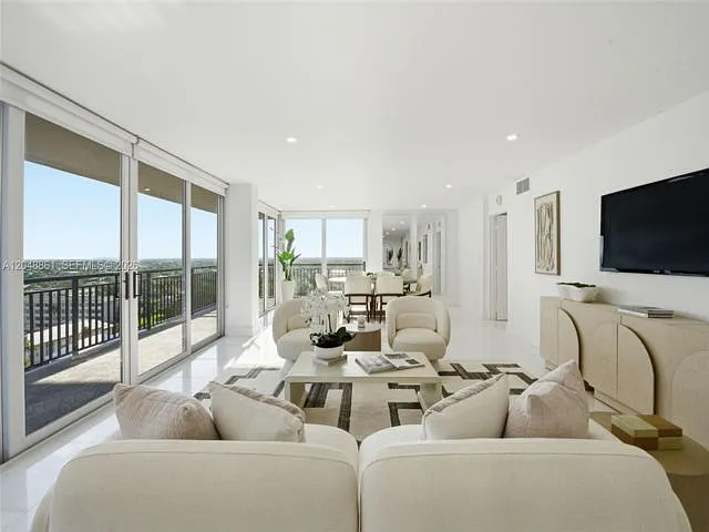 1180 S Ocean Blvd #12F