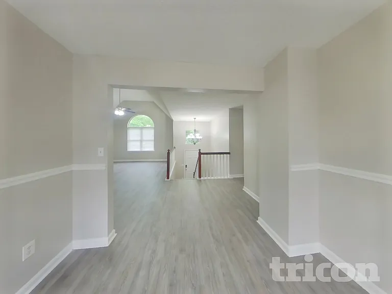 4074 Five Oaks Ct — Photo 4
