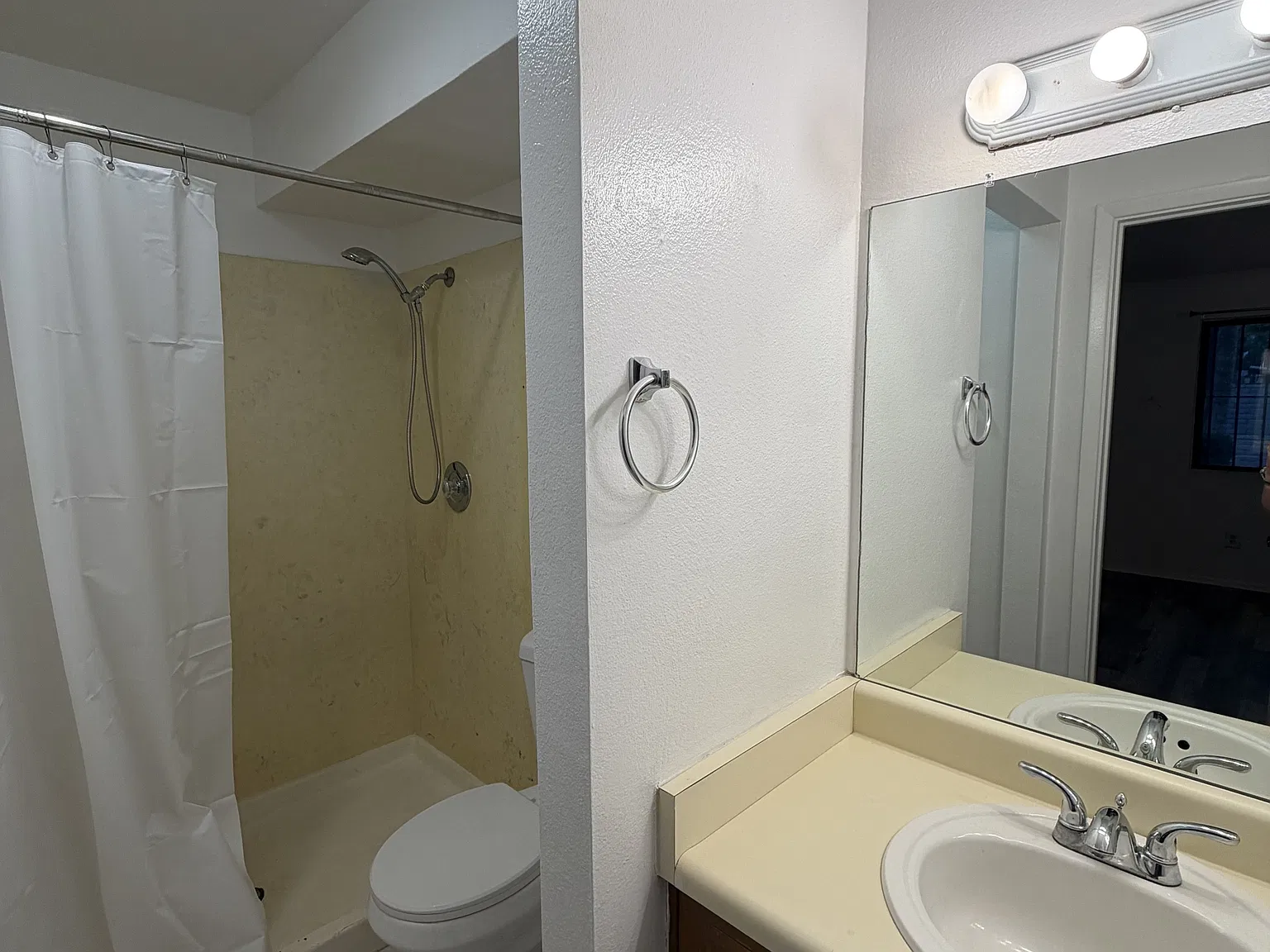 PM16-006 / 6625 E. Golf Links Rd. #2 - 1 — Photo 2