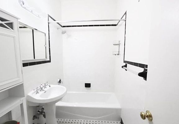 5th image of 120 E 62nd St #3
