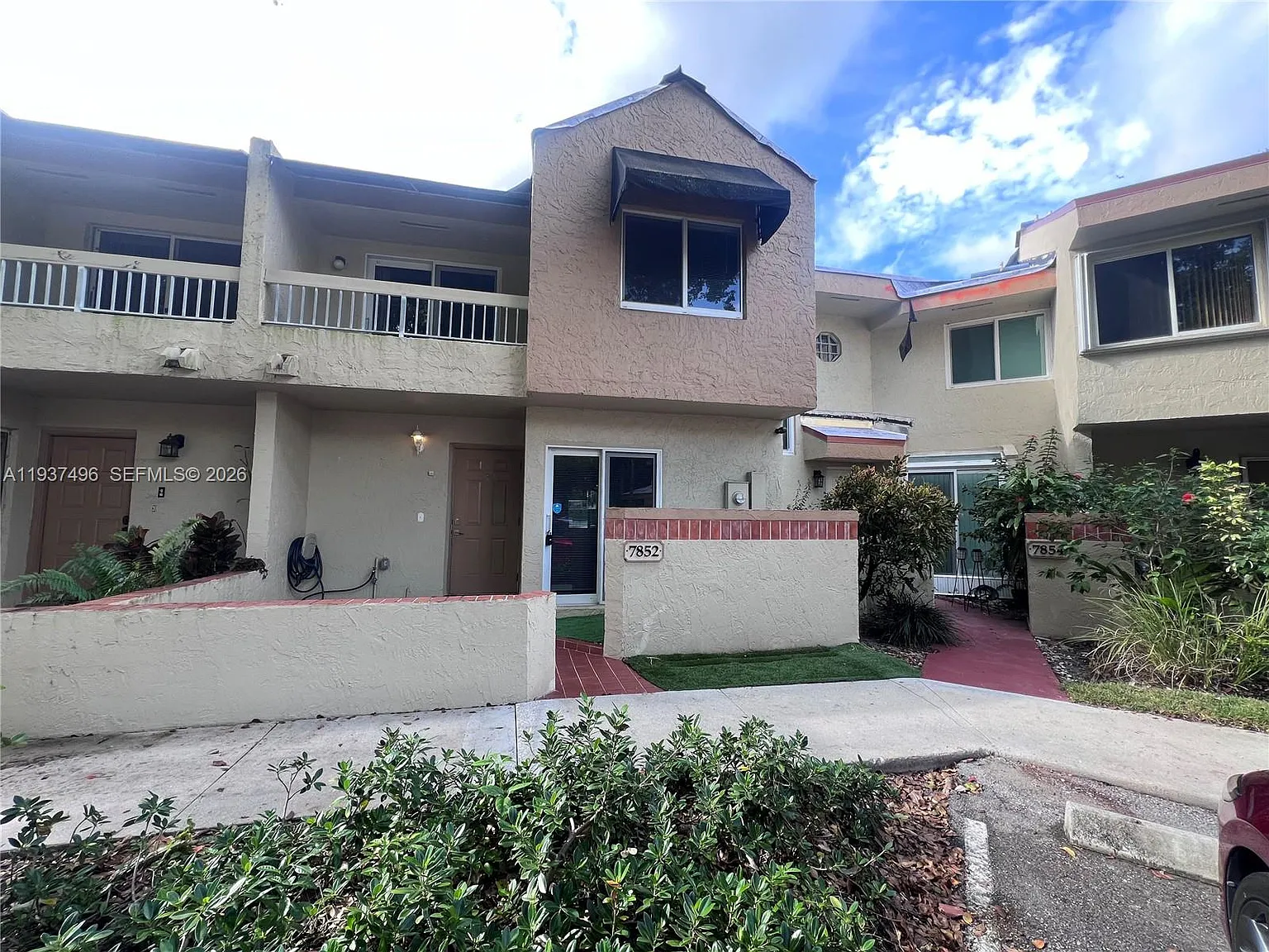 2 bed, 1340 sqft, $2,700 — Photo 1