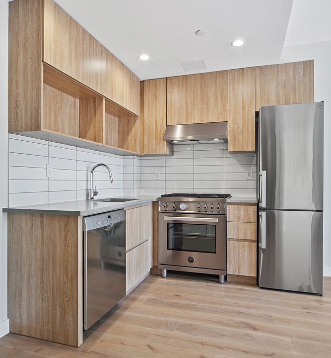 1st image of 14-33 31st Ave #D2
