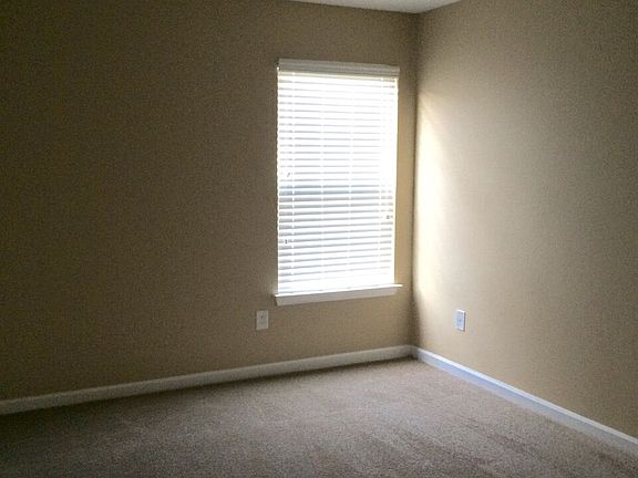 655541_Bedroom One_04062016