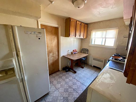 3rd image of 640 Beach 66 St