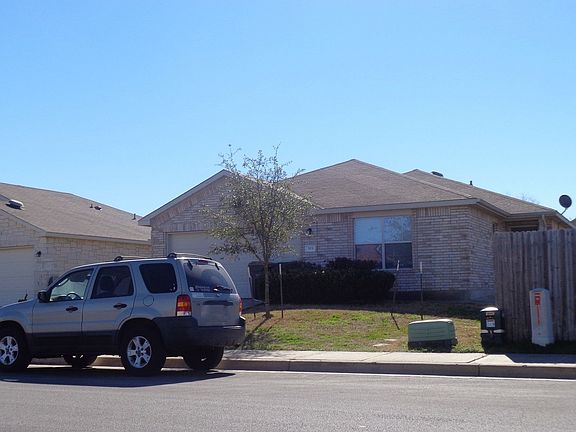 3rd image of 503 Indian Meadow Dr