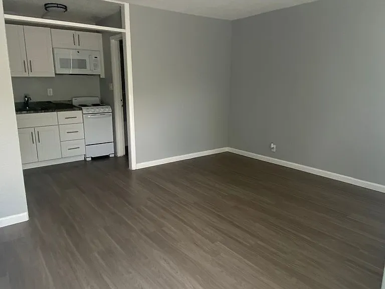 The Flats at Bon Air — Photo 11